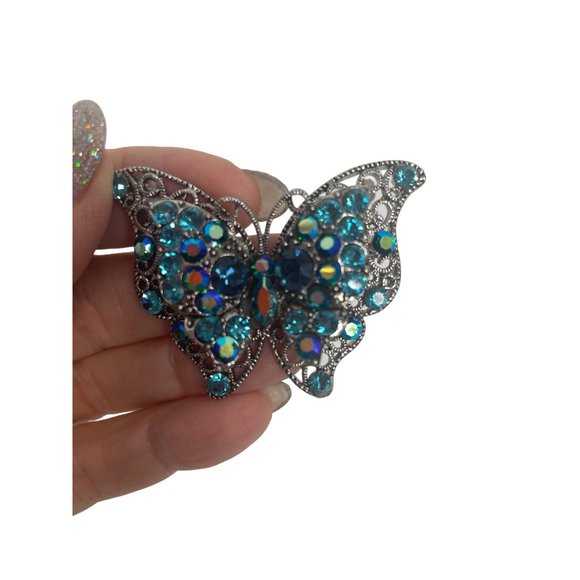 Vintage Fashion Butterfly Brooch Crystal Rhinestones Blue Aqua Teal Silver Tone - Picture 11 of 17